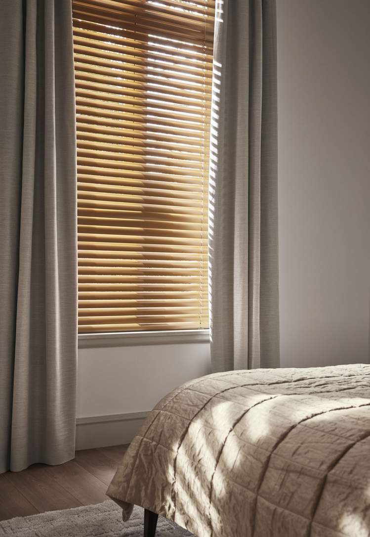 Beige stofgardiner efter mål