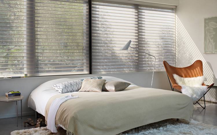 Silhouette® gardiner filtrerer lyset og spreder et behageligt lys ind i rummet