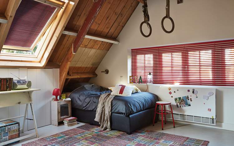 Røde gardiner | Inspiration til dine vinduer - luxaflex.dk